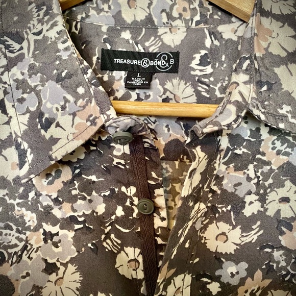 Men’s L floral short sleeve button down - Picture 3 of 4